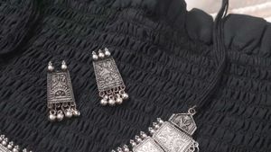 Oxidized Sliver Neck Piece and Earing