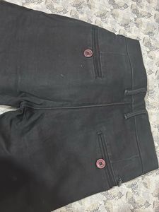 black 👖 pants. 200