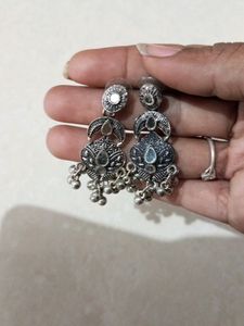 Neclesh Whith Earrings