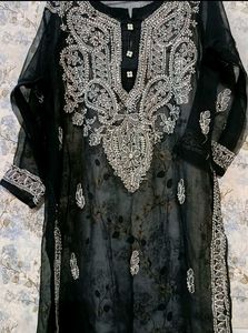 Elegant Embroidered Chikankari Kurti With Inner
