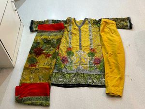 Stitched 3 Piece Pakistani Suit