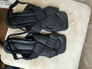 Chic Black Woven Sandals