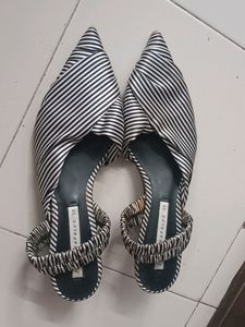 Authentic ZARA Black and white Striped Pointed