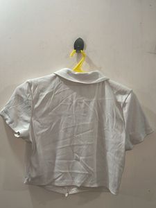 H&amp;M Collared Zip-Up Cropped Top