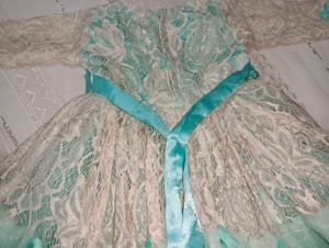 Girl&#39;s Party Dress