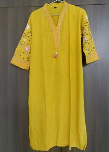 Mustard Yellow Kurta Pant Set With Hand Embroidery