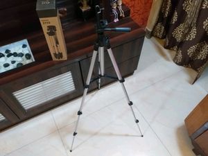 🆕 Portable Camera Tripod with Three- Dimensional Head &amp; Quick Release Plate For All Camera &amp; Mobile