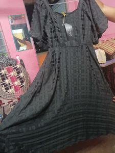 Chic Black Midi Dress with Puff Sleeves