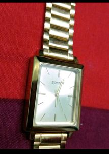 Sonata Gold Watch(Needs battery)
