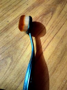 Beauty Blender Brush