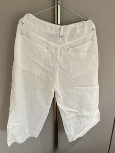 White Women’s Capri