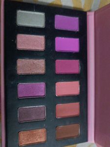 Popxo Vibe Check 12 Eyeshadow Kit