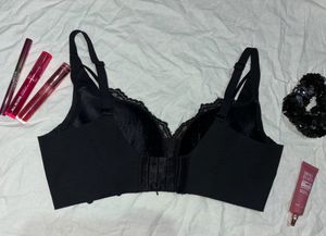 Lace Detailed Black Bra