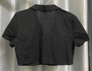 H&amp;M black crop shirt