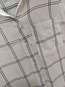 H&amp;M Off White Shirt