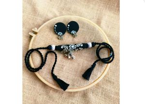 Black &amp; White Floral Jewelry Set