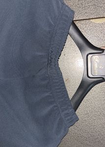 Nike unisex shorts ( size L )