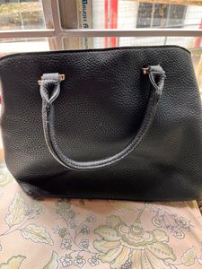 Black Handbag With Crosdbody Strap
