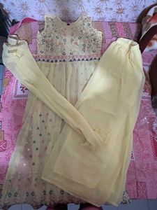 yellow Dress For Parties Fo Beautiful ladies