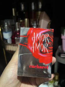 cacharel amor a m o r
