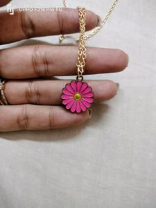 Colour Dark Pink Adorable Bloomy Daisy Necklace Gold Plated Alloy Necklace