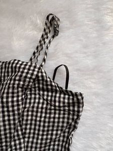 Gingham Jumpsuit - Trendy &amp; Chic