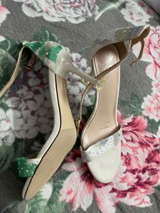 Gorgeous Floral Heels - Size 6