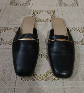 Women Footwear! Amazing Look😍