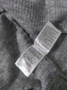 H&amp;M Gray Off-Shoulder Sweater