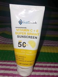 Vitamin C+E Super Bright Sunscreen