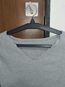 Gray V-Neck Long Sleeve Top