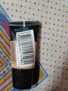 Maybelline Fit me 220 Foundation