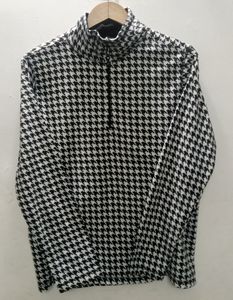 Black♠️ And White Lightweight Sweater