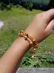 Gold Ball Bangle Set