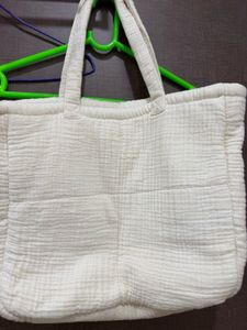 akiiko beige Tote Bag