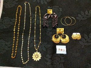 JeWelLery CoMbOo