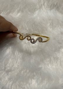 Gold-plated Toned Swirl Crystal Bracelet