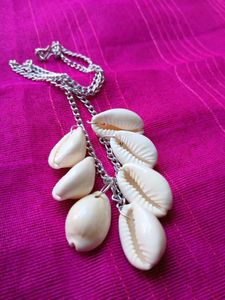 Kori Shell Neckless