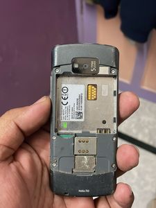 nokia 700 screen broken
