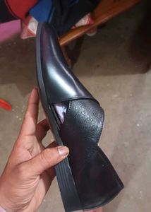 Black Leather Peshawari Chappal