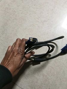 2 setVGA Cable - Monitor Connection