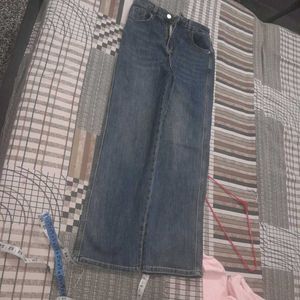 on sale !!! cute crop top and jeans