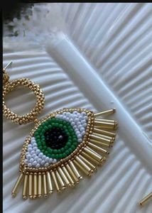 Eyeonyou ~ Complimentary Beadcrafted Earrings
