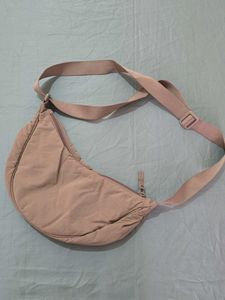 UNIQLO Spacious Sling Bag