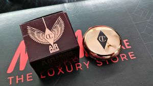 Charlotte Tilbury air brush magic compact