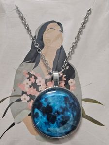 Moon Glow In The Dark Necklace 🎀🩷