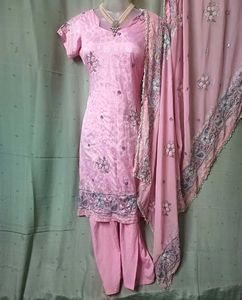 Send 🫴 Offer Rasgulla Pink Dress