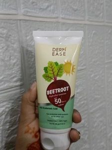 Derm Ease Beetroot Sunscreen SPF 50
