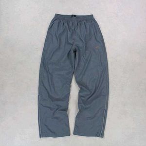 NIKE TRENDING VINTAGE TRACKS