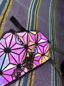 Bueatyfull Diamond Bag So Trendy Easy To Carry